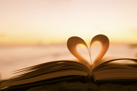 Status Cinta Lucu dan Romantis, Bikin Gebetan Senyum-Senyum
